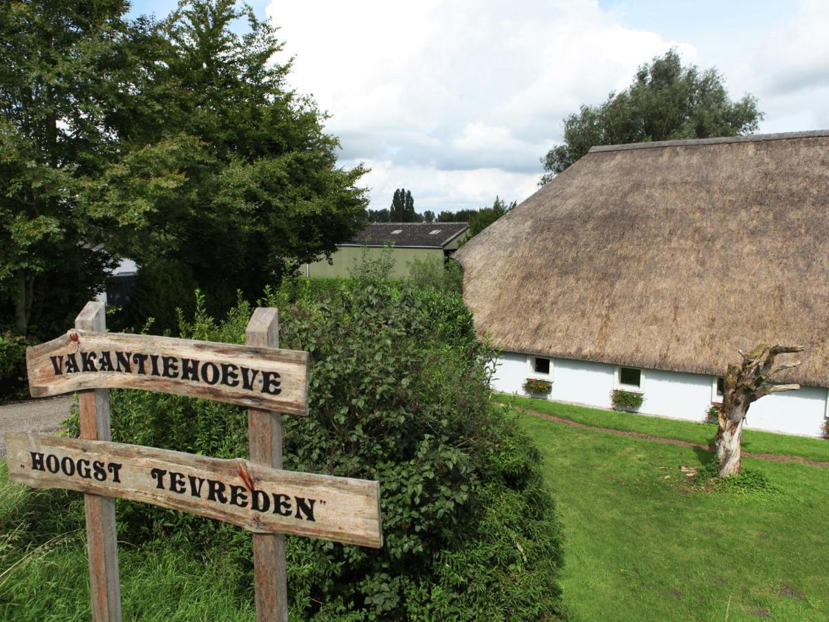 לירדאם Quaint Farmhouse Near River In Oosterwijk מראה חיצוני תמונה