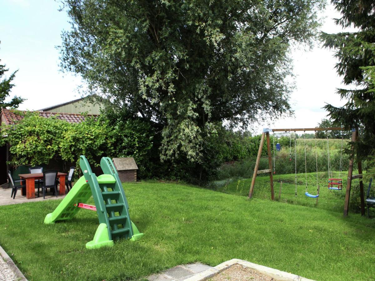 לירדאם Quaint Farmhouse Near River In Oosterwijk מראה חיצוני תמונה