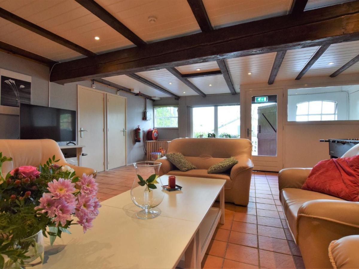 לירדאם Quaint Farmhouse Near River In Oosterwijk מראה חיצוני תמונה