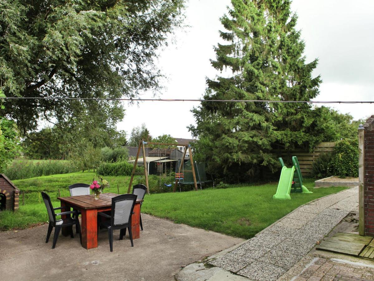 לירדאם Quaint Farmhouse Near River In Oosterwijk מראה חיצוני תמונה