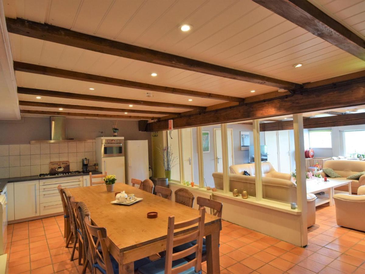 לירדאם Quaint Farmhouse Near River In Oosterwijk מראה חיצוני תמונה